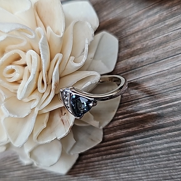 NEW BLUE AND WHITE ZIRCON SILVER FASHION RING - Picture 3 of 10